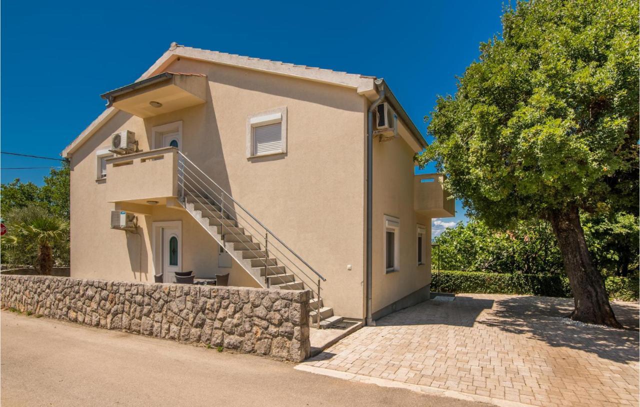 Nice Apartment In Malinska Dubasnica With Kitchen Zewnętrze zdjęcie